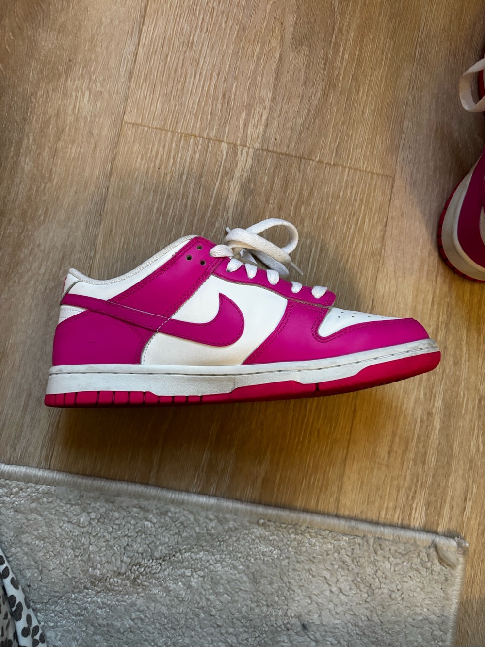 Nike Kids Low-Top Sneakers - Hot Pink & White